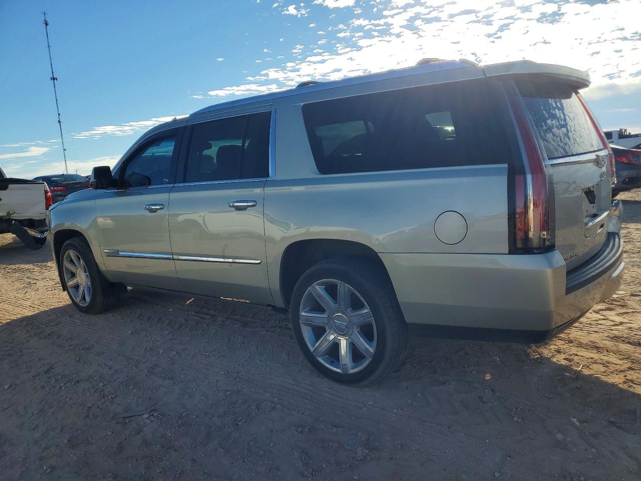 2015 CADILLAC ESCALADE ESV LUXURY photo 2