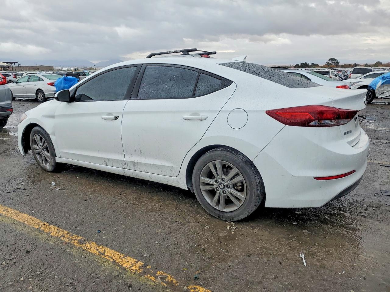2018 HYUNDAI ELANTRA SEL photo 2
