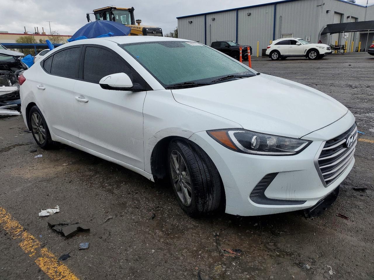 2018 HYUNDAI ELANTRA SEL photo 4