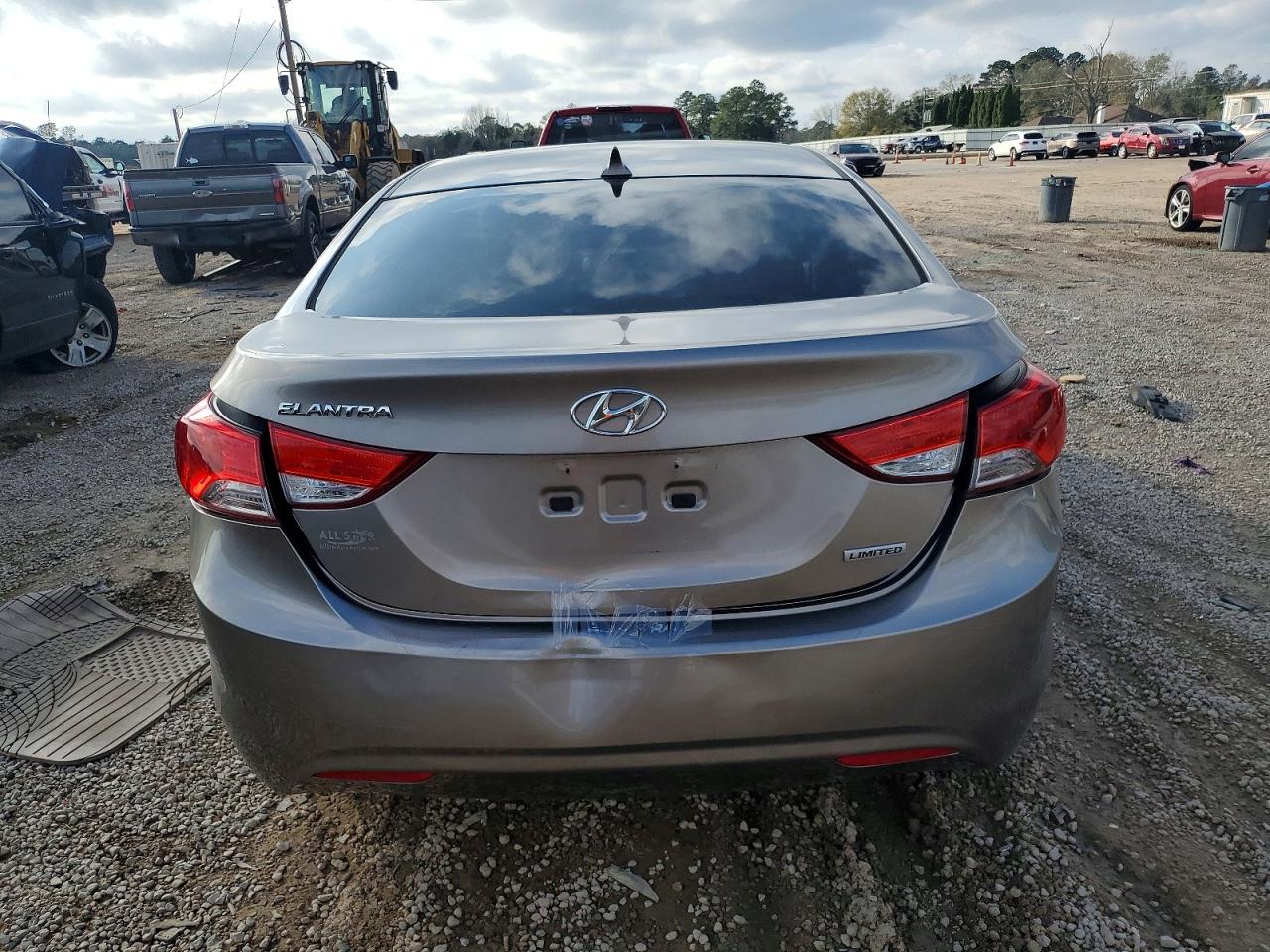 2013 HYUNDAI ELANTRA GLS photo 6