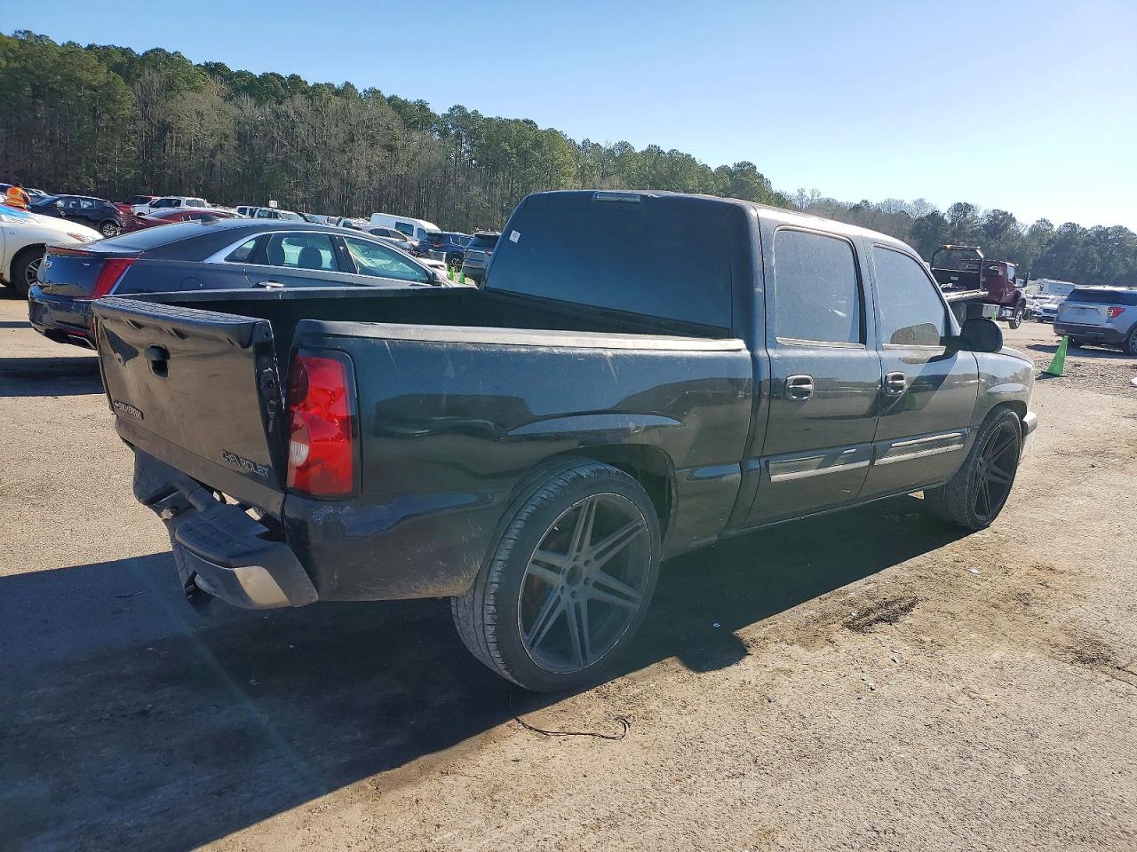 2005 CHEVROLET SILVERADO C1500 photo 3