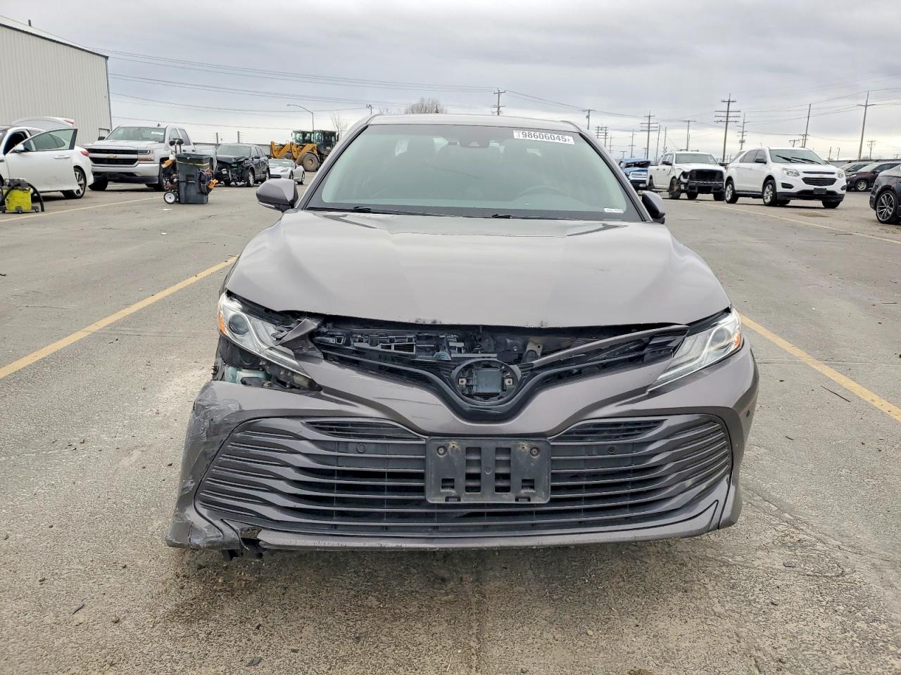 2018 TOYOTA CAMRY L photo 5