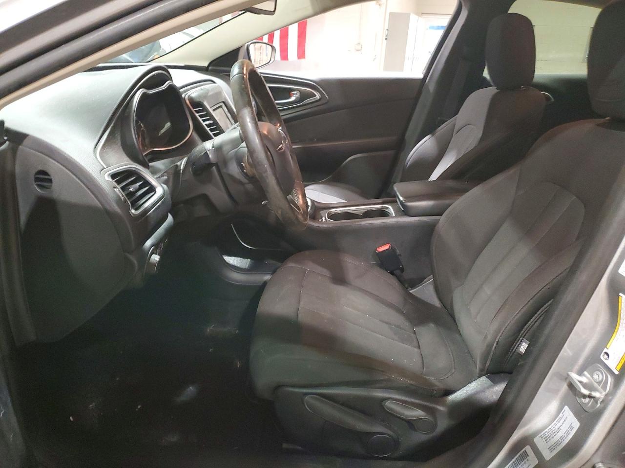 2016 CHRYSLER 200 LX photo 7