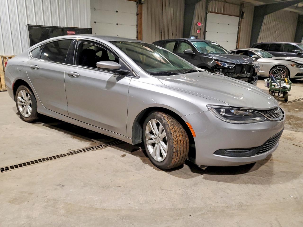 2016 CHRYSLER 200 LX photo 4