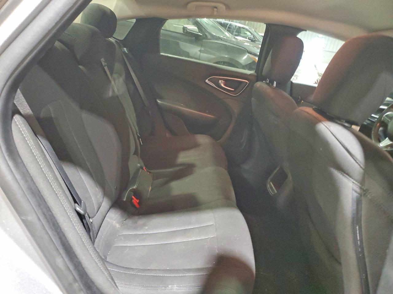 2016 CHRYSLER 200 LX photo 10