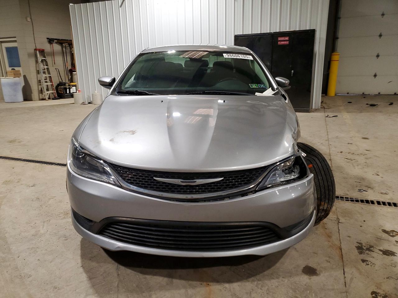 2016 CHRYSLER 200 LX photo 5