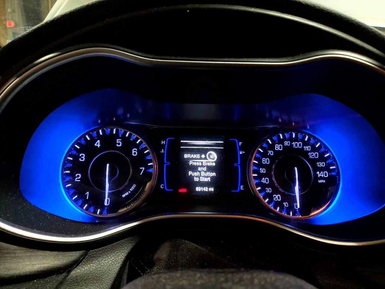 2016 CHRYSLER 200 LX photo 9