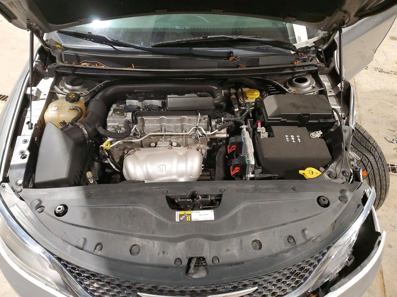 2016 CHRYSLER 200 LX photo 11