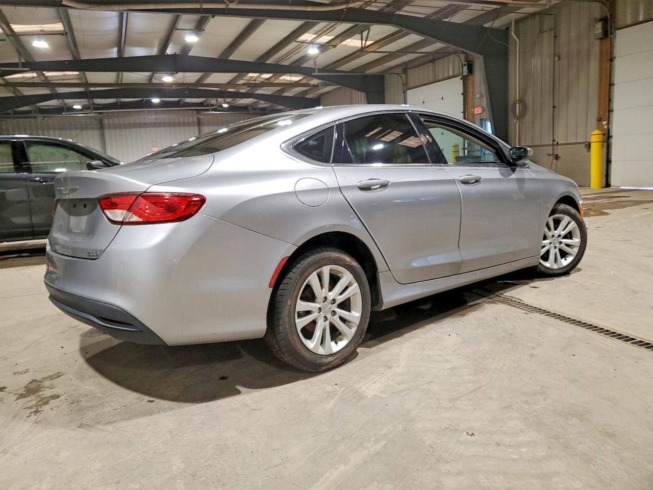 2016 CHRYSLER 200 LX photo 3