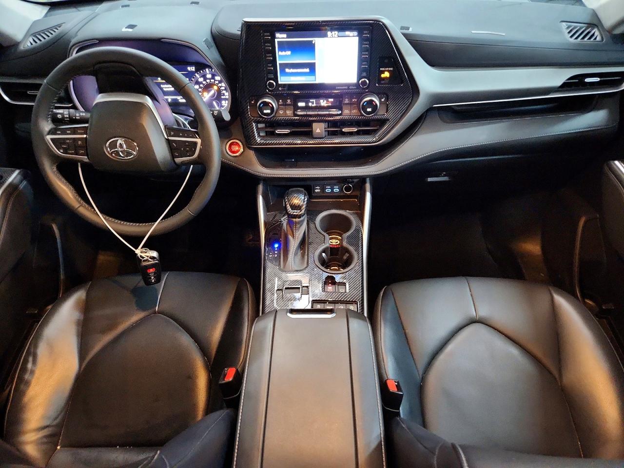 2022 TOYOTA HIGHLANDER XLE photo 8