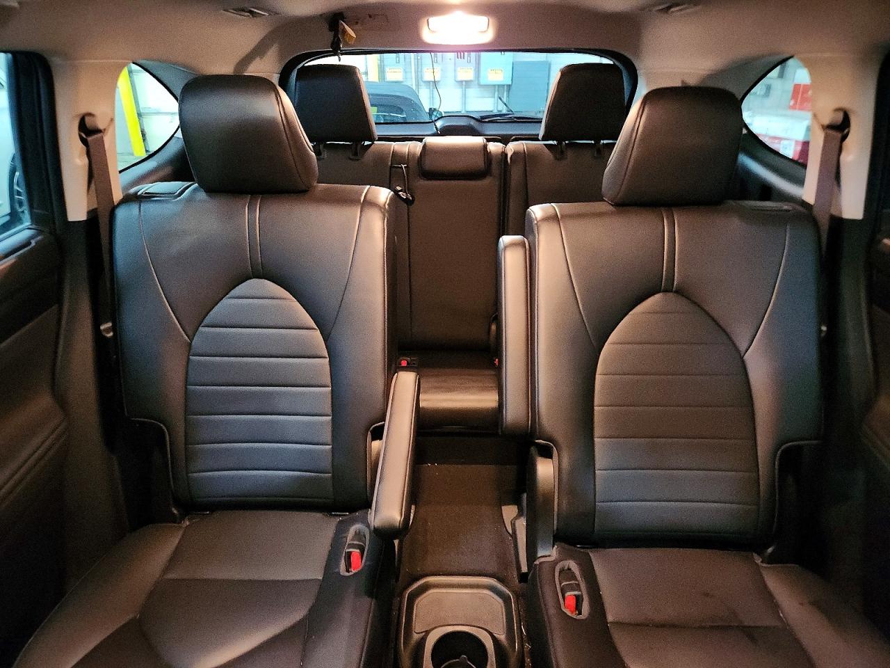2022 TOYOTA HIGHLANDER XLE photo 10