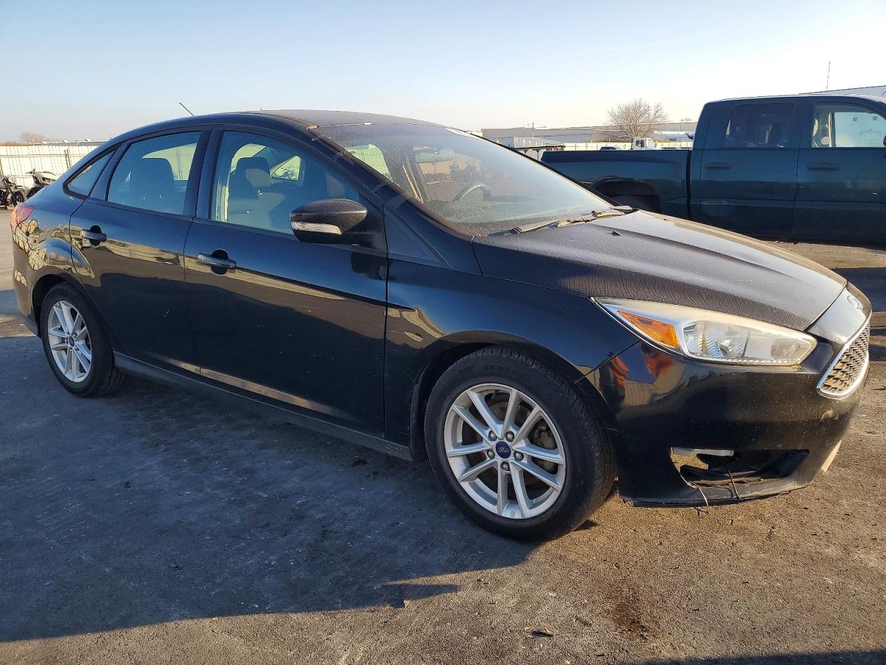 2015 FORD FOCUS SE photo 4