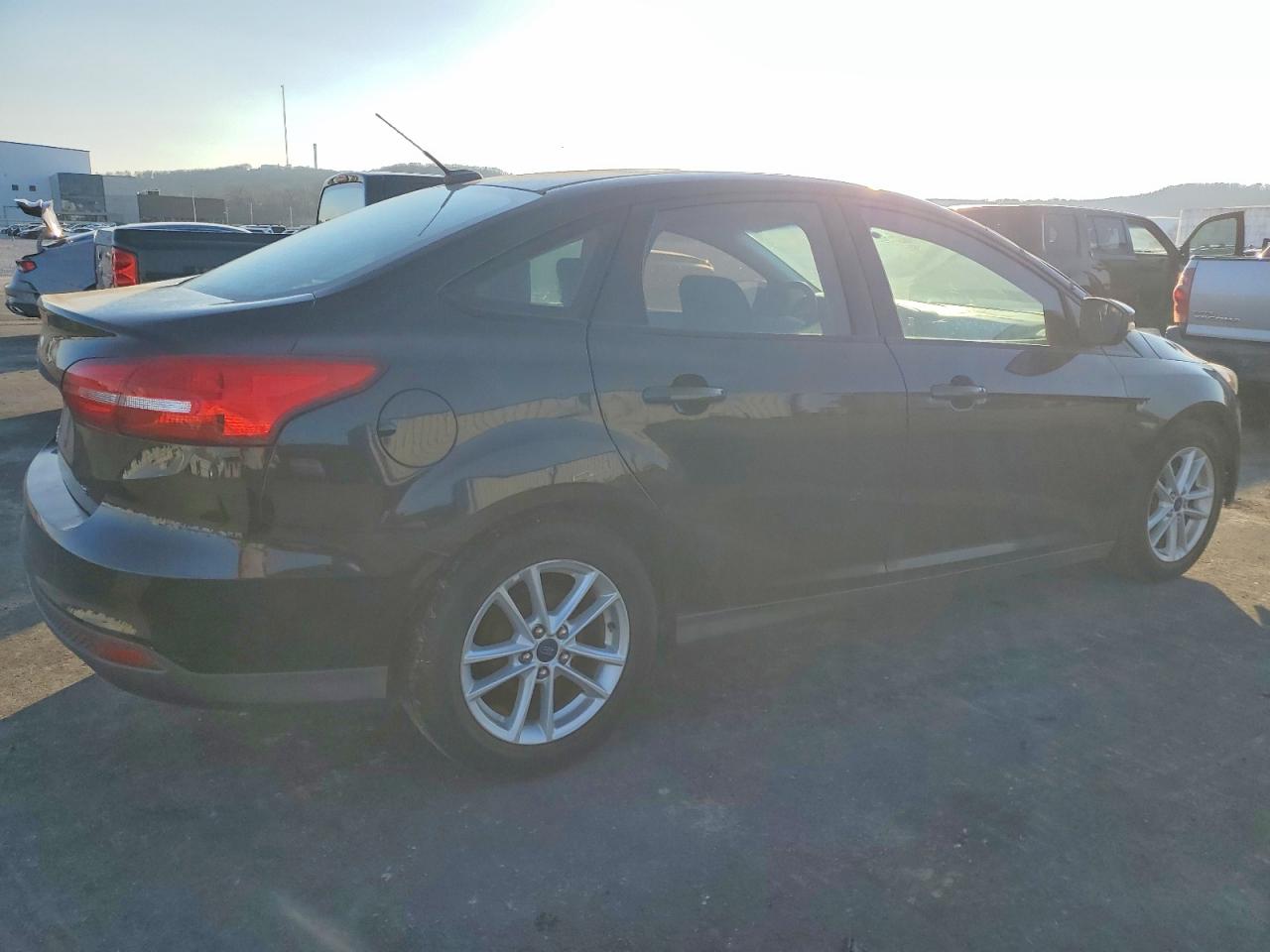 2015 FORD FOCUS SE photo 3