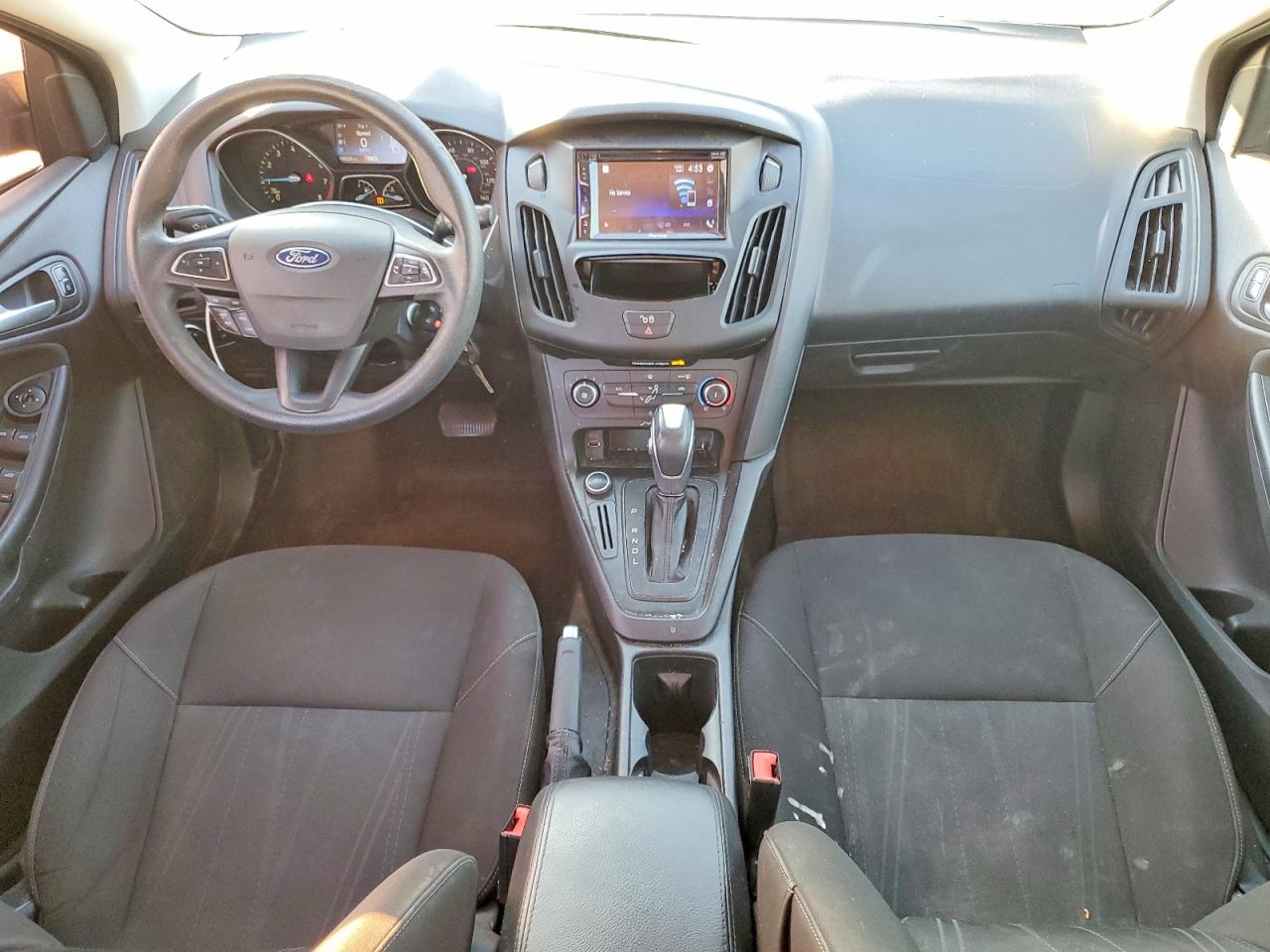 2015 FORD FOCUS SE photo 8