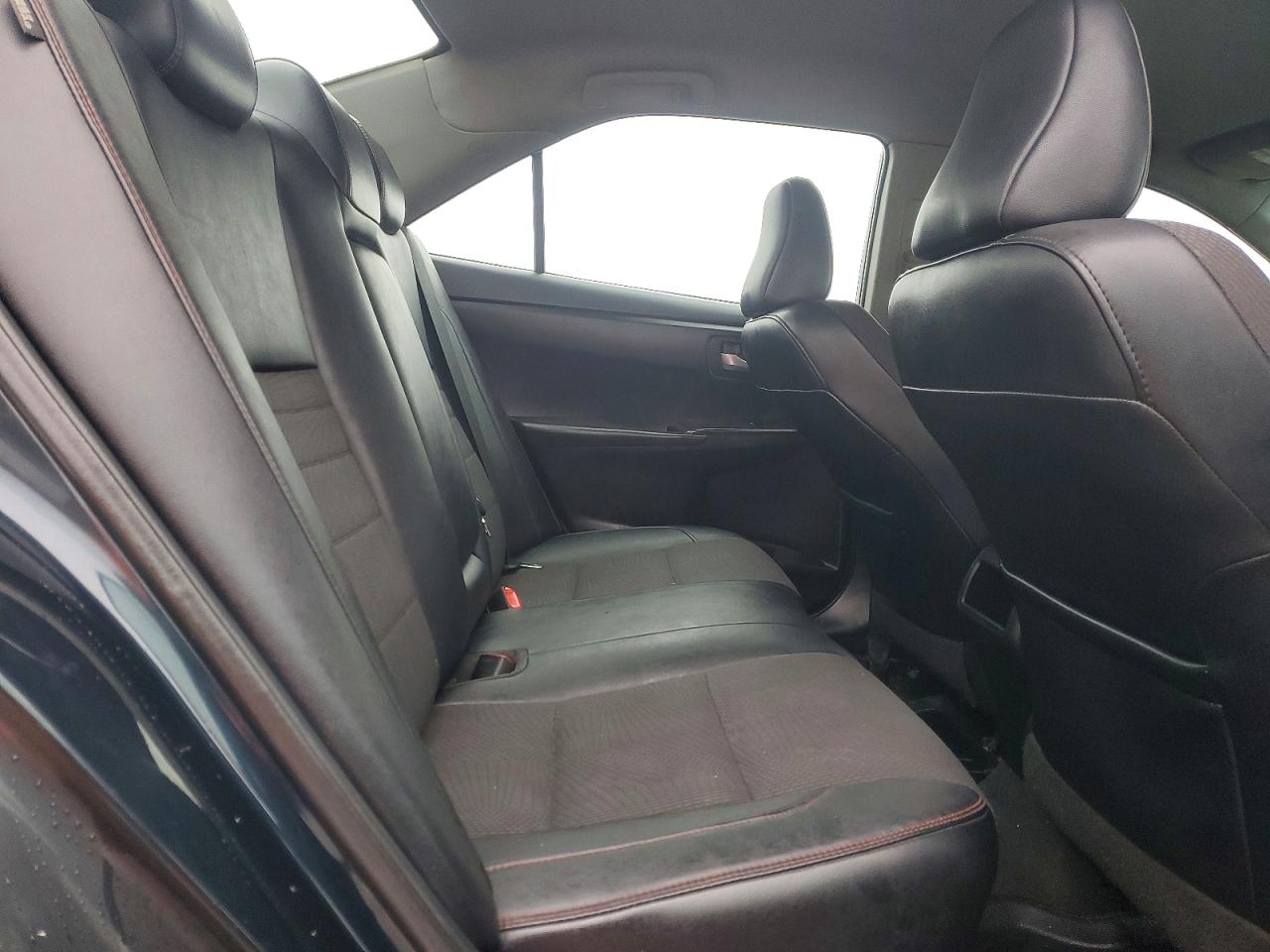 2016 TOYOTA CAMRY LE photo 10