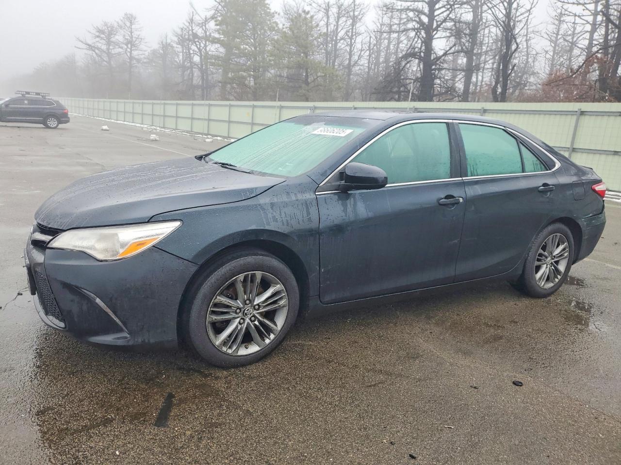 2016 TOYOTA CAMRY