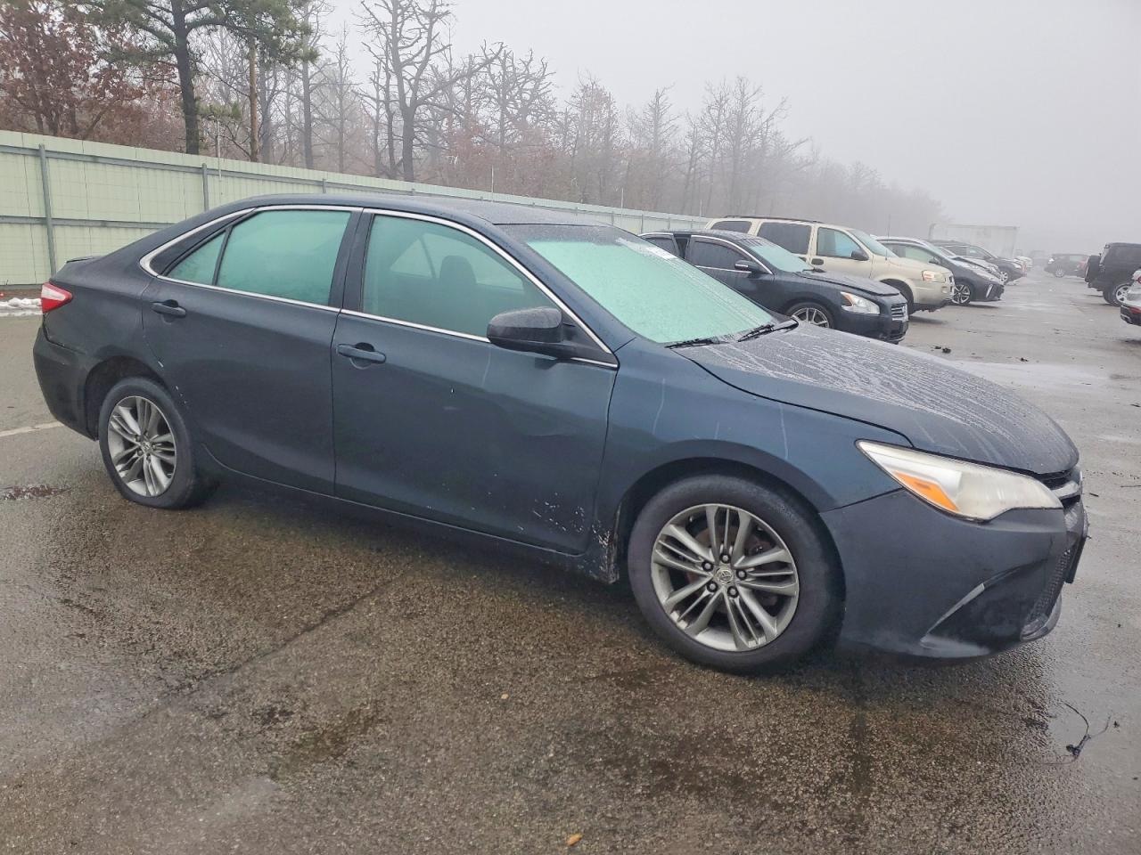 2016 TOYOTA CAMRY LE photo 4