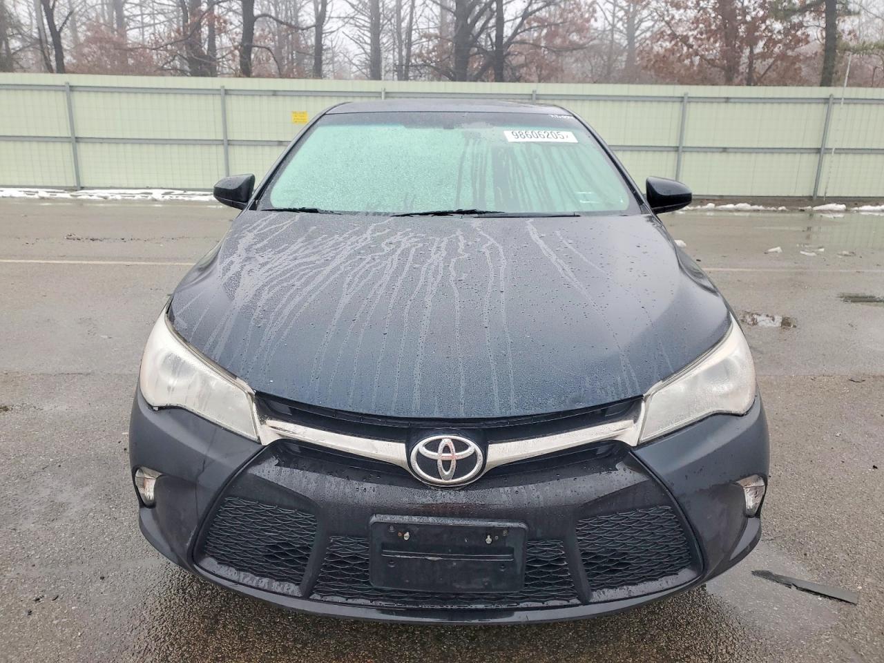 2016 TOYOTA CAMRY LE photo 5