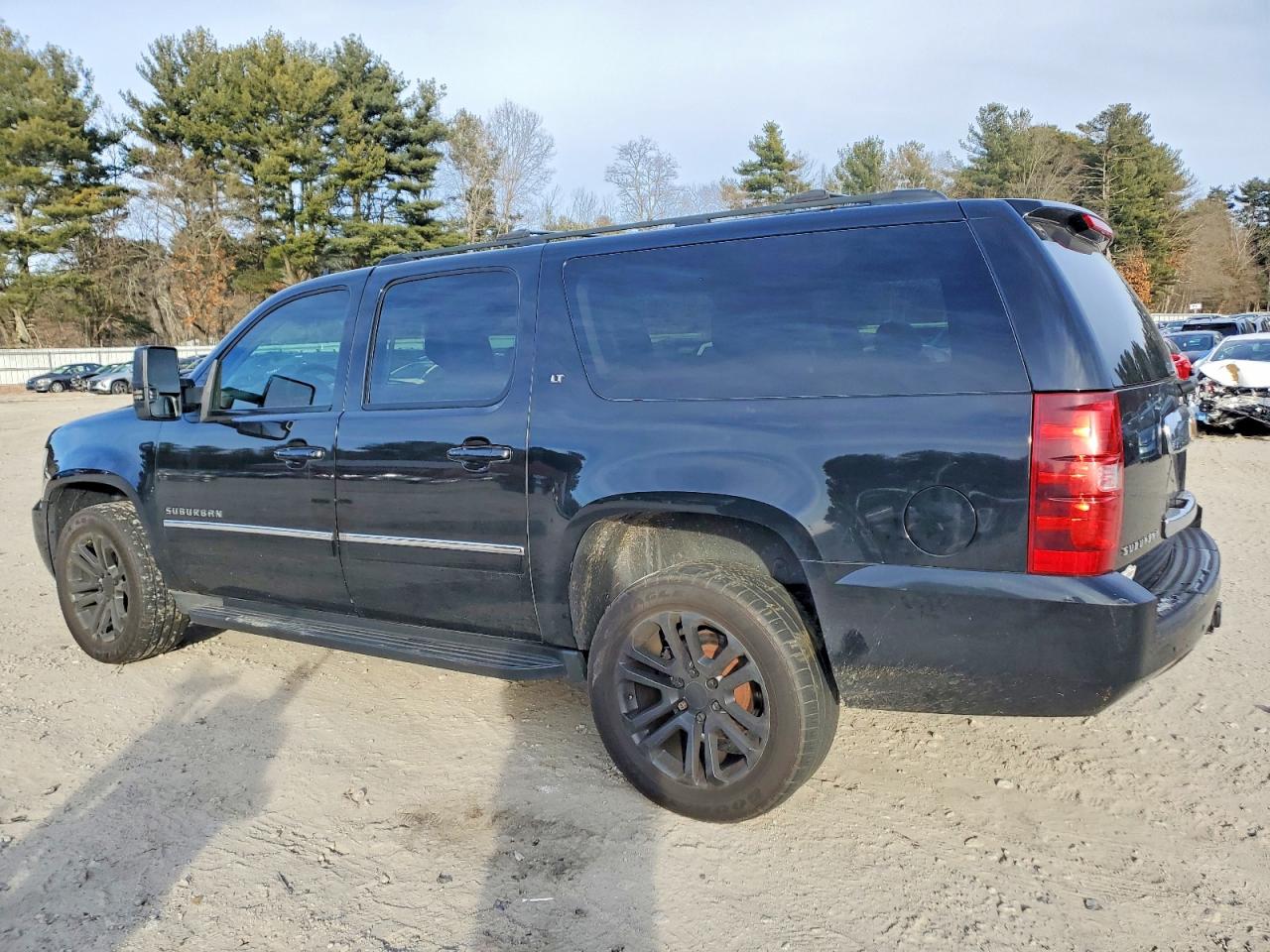 2013 CHEVROLET SUBURBAN K1500 LT photo 4