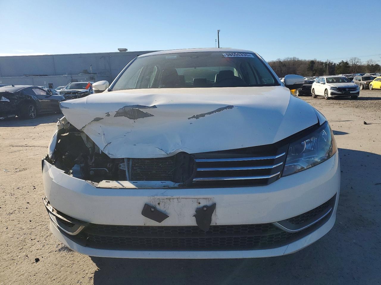 2015 VOLKSWAGEN PASSAT S photo 5