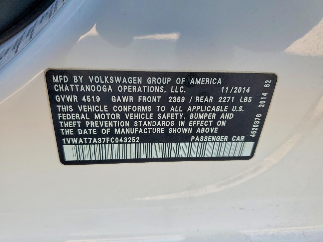 2015 VOLKSWAGEN PASSAT S photo 12