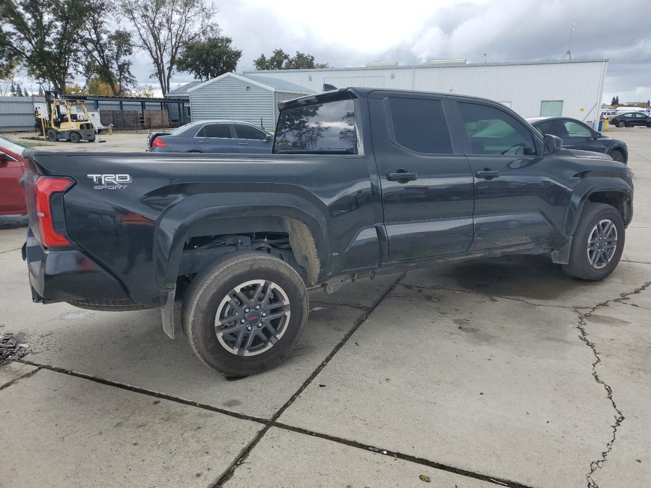 2024 TOYOTA TACOMA DOUBLE CAB photo 3