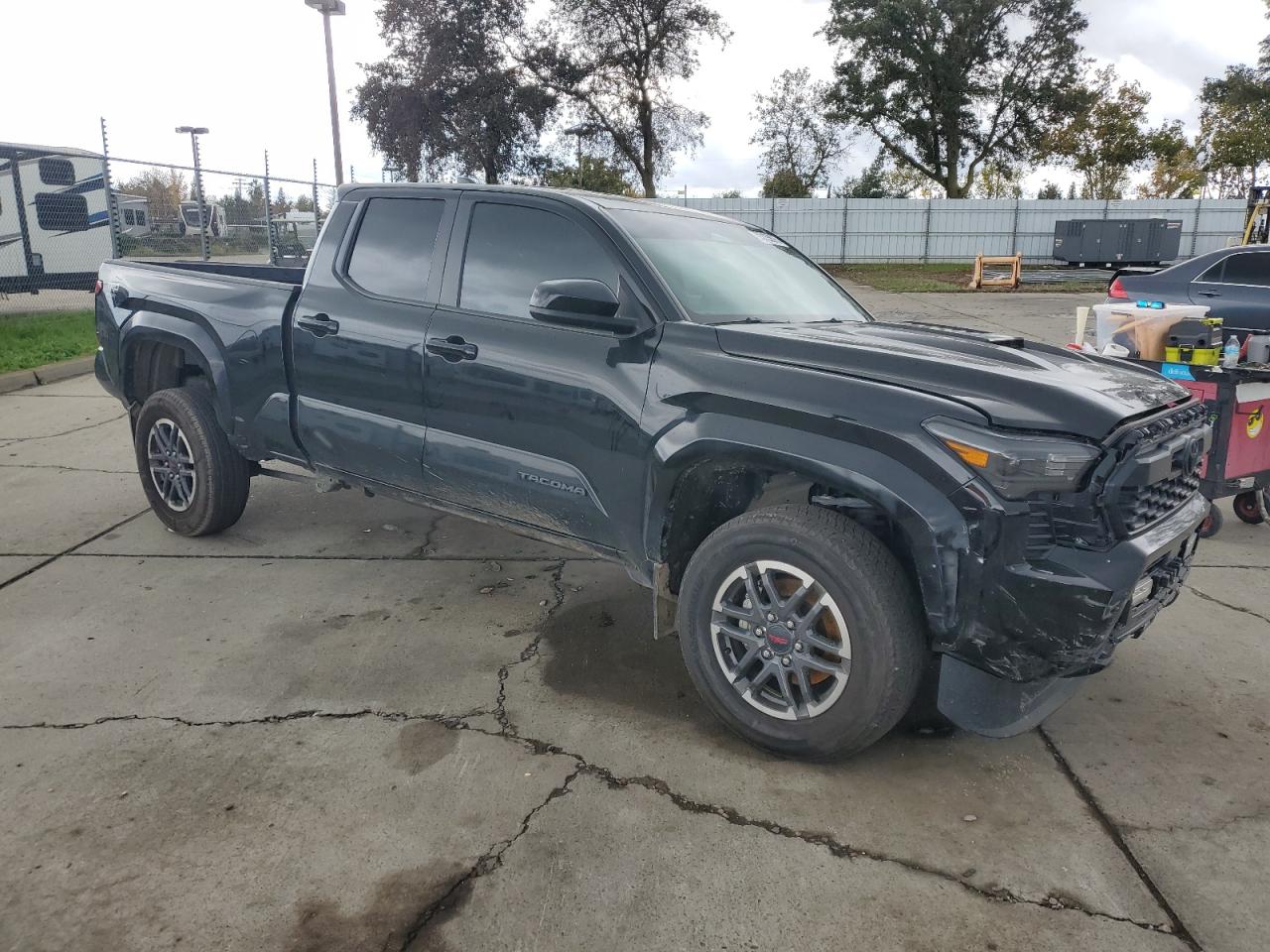 2024 TOYOTA TACOMA DOUBLE CAB photo 4
