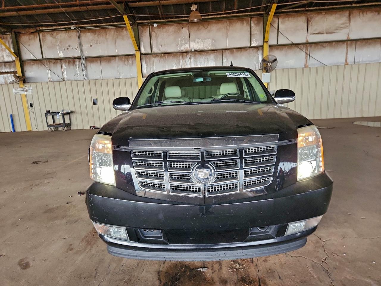 2008 CADILLAC ESCALADE LUXURY photo 5