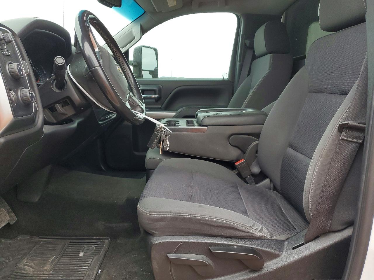 2018 CHEVROLET SILVERADO K3500 LT photo 7