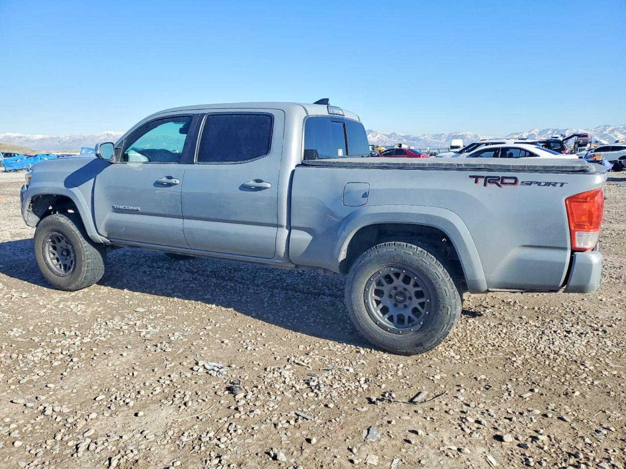 2019 TOYOTA TACOMA DOUBLE CAB photo 2