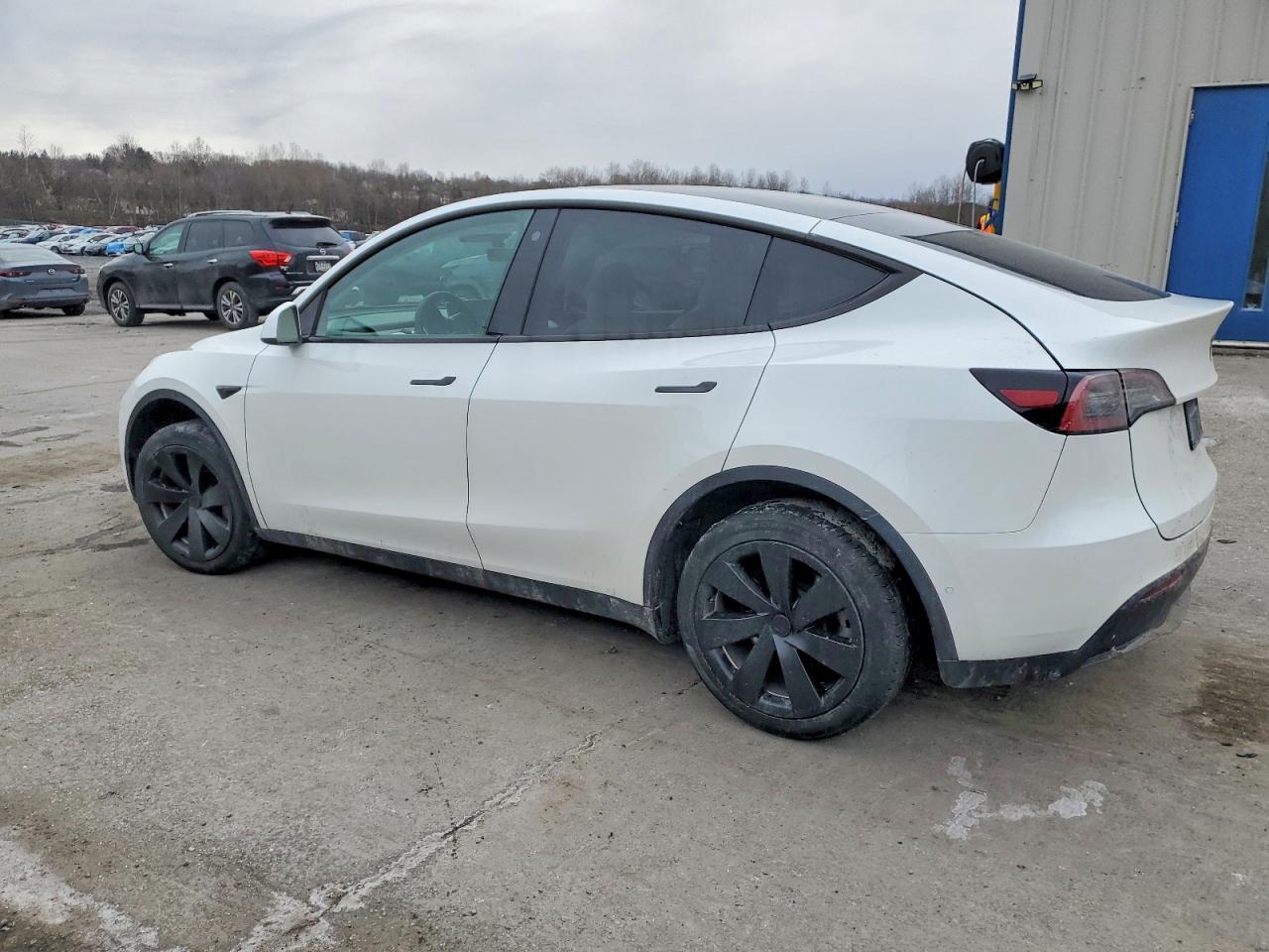 2021 TESLA MODEL Y photo 2