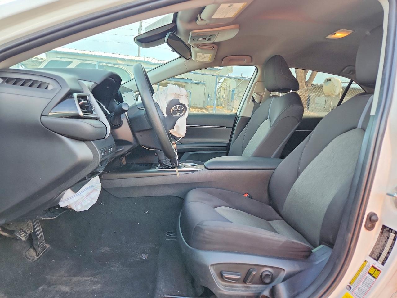 2022 TOYOTA CAMRY LE photo 7