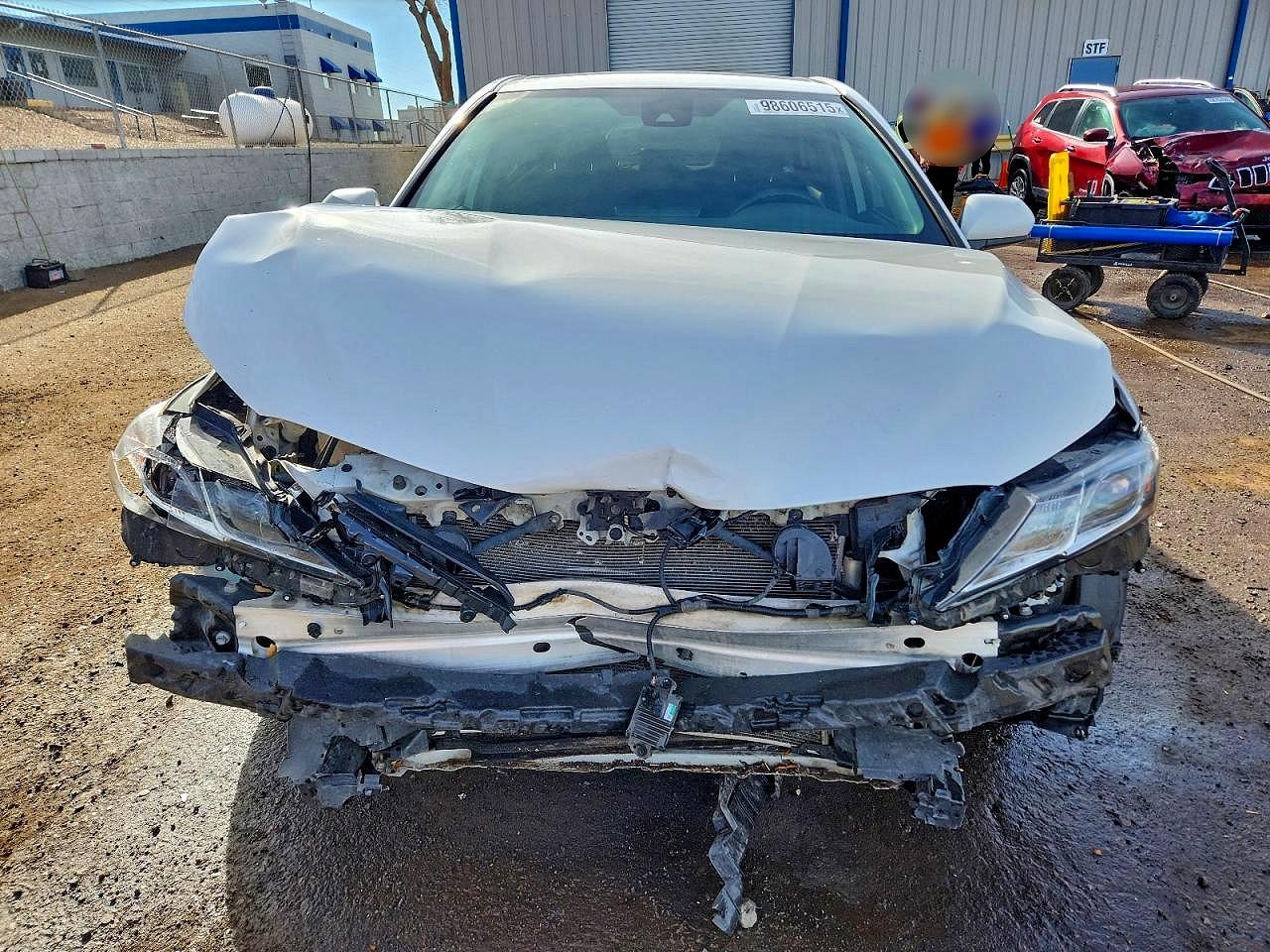 2022 TOYOTA CAMRY LE photo 5