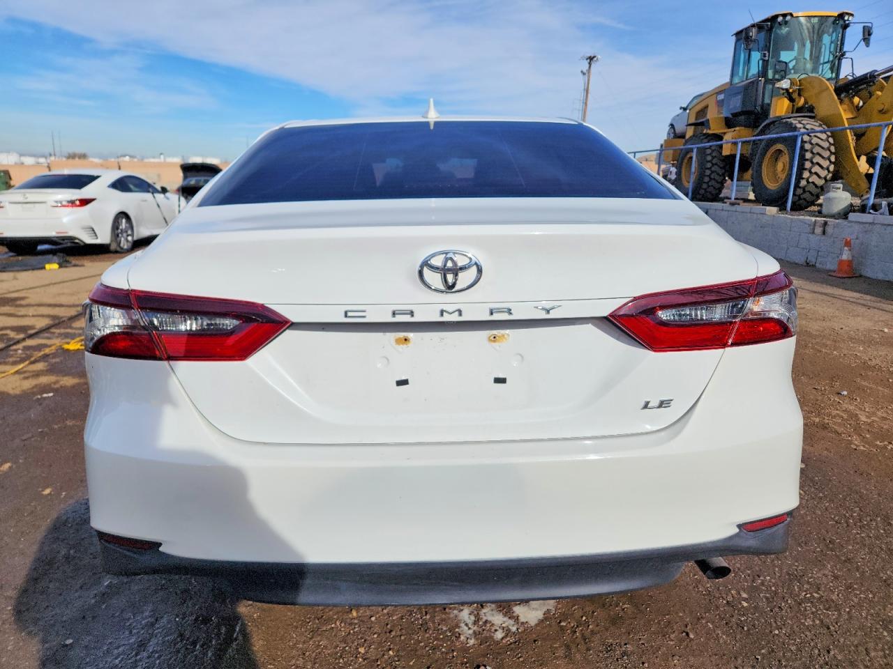 2022 TOYOTA CAMRY LE photo 6