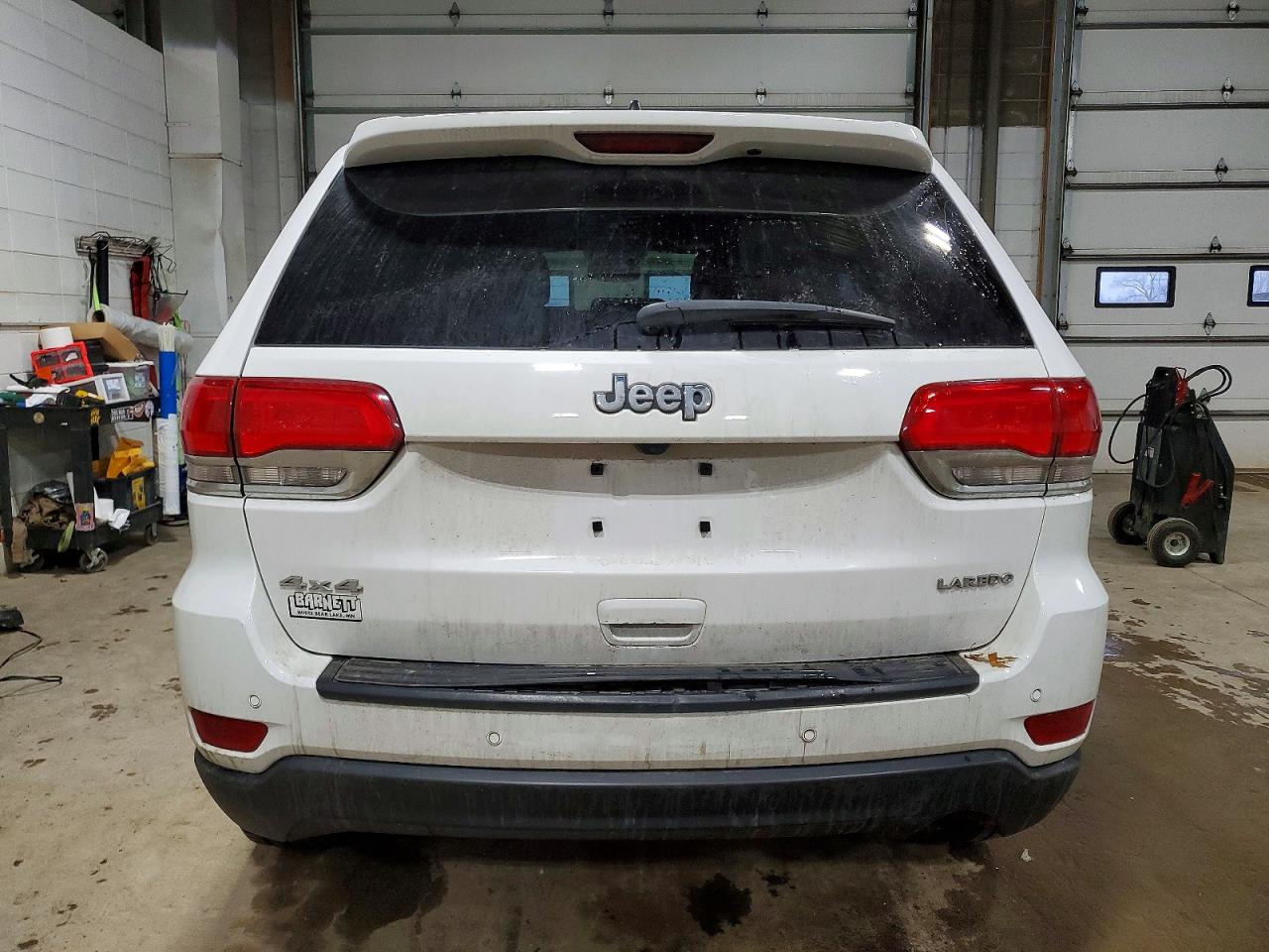 2019 JEEP GRAND CHEROKEE LAREDO photo 6