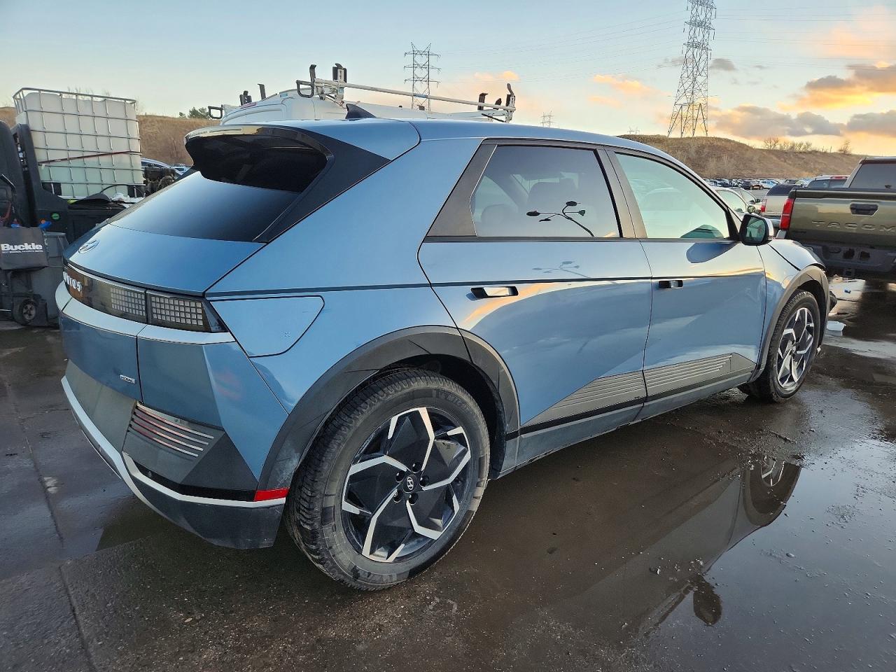 2023 HYUNDAI IONIQ 5 SE photo 3
