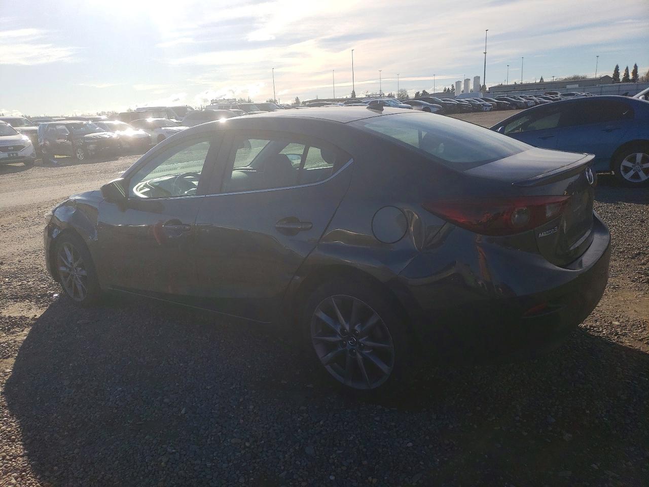 2018 MAZDA 3 GRAND TOURING photo 2