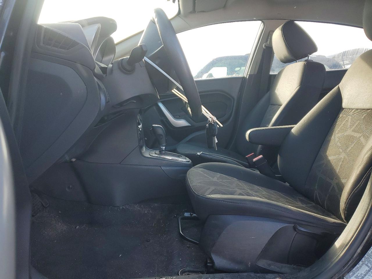 2012 FORD FIESTA SE photo 13