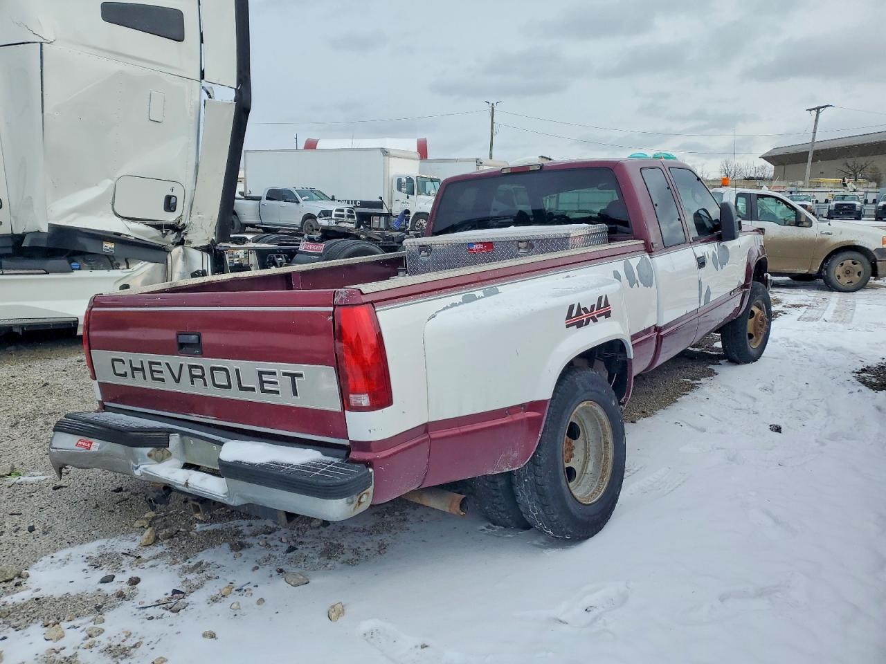 1995 CHEVROLET GMT-400 K3500 photo 3