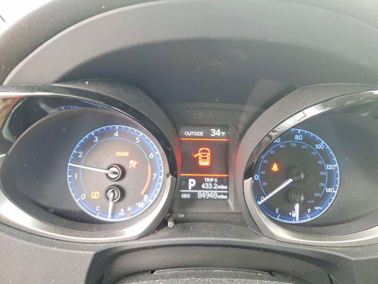 2014 TOYOTA COROLLA L photo 9
