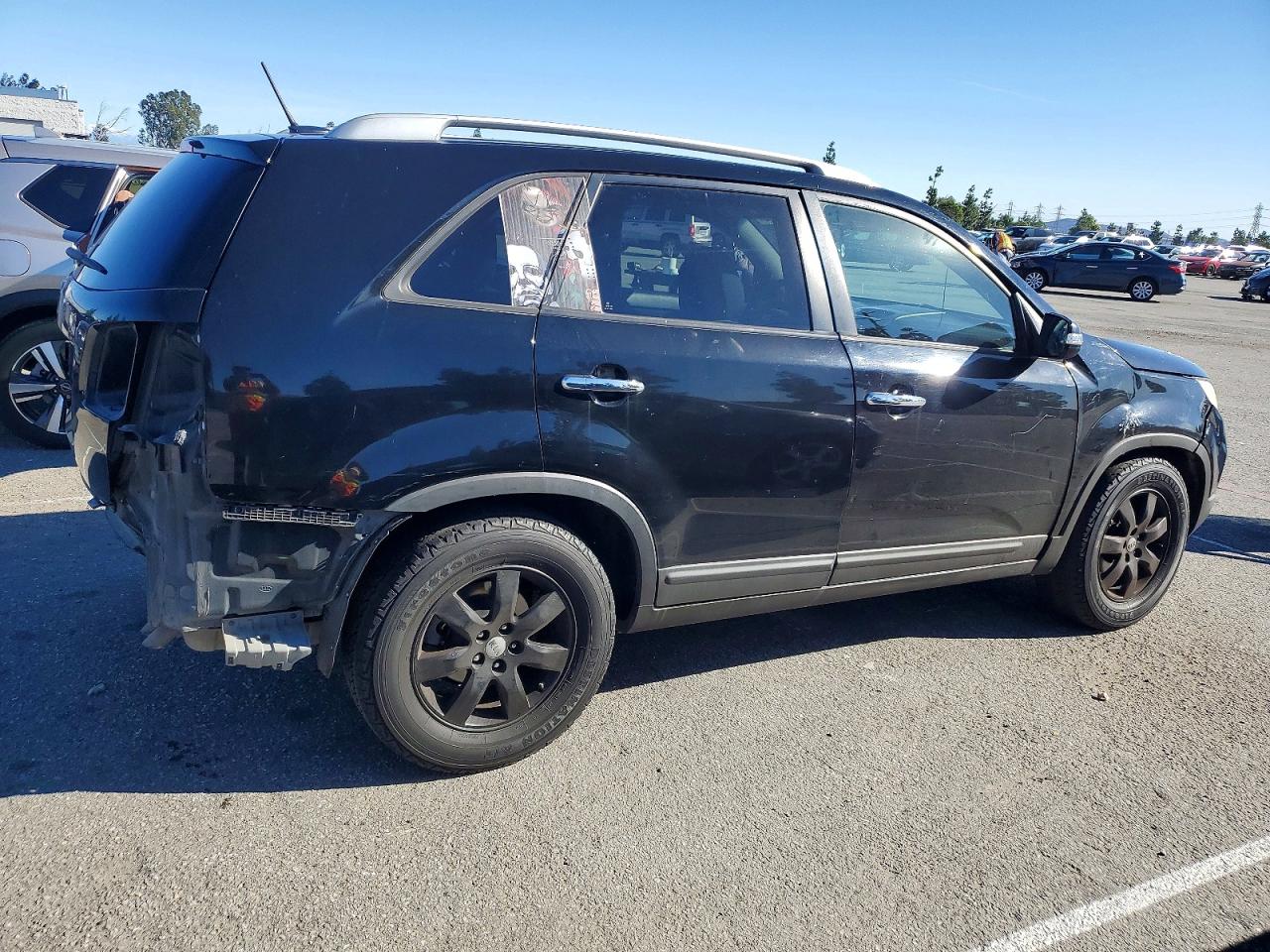 2013 KIA SORENTO LX photo 3