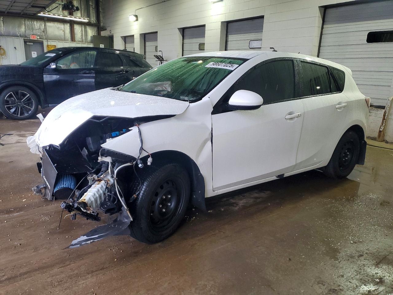 2013 MAZDA 3