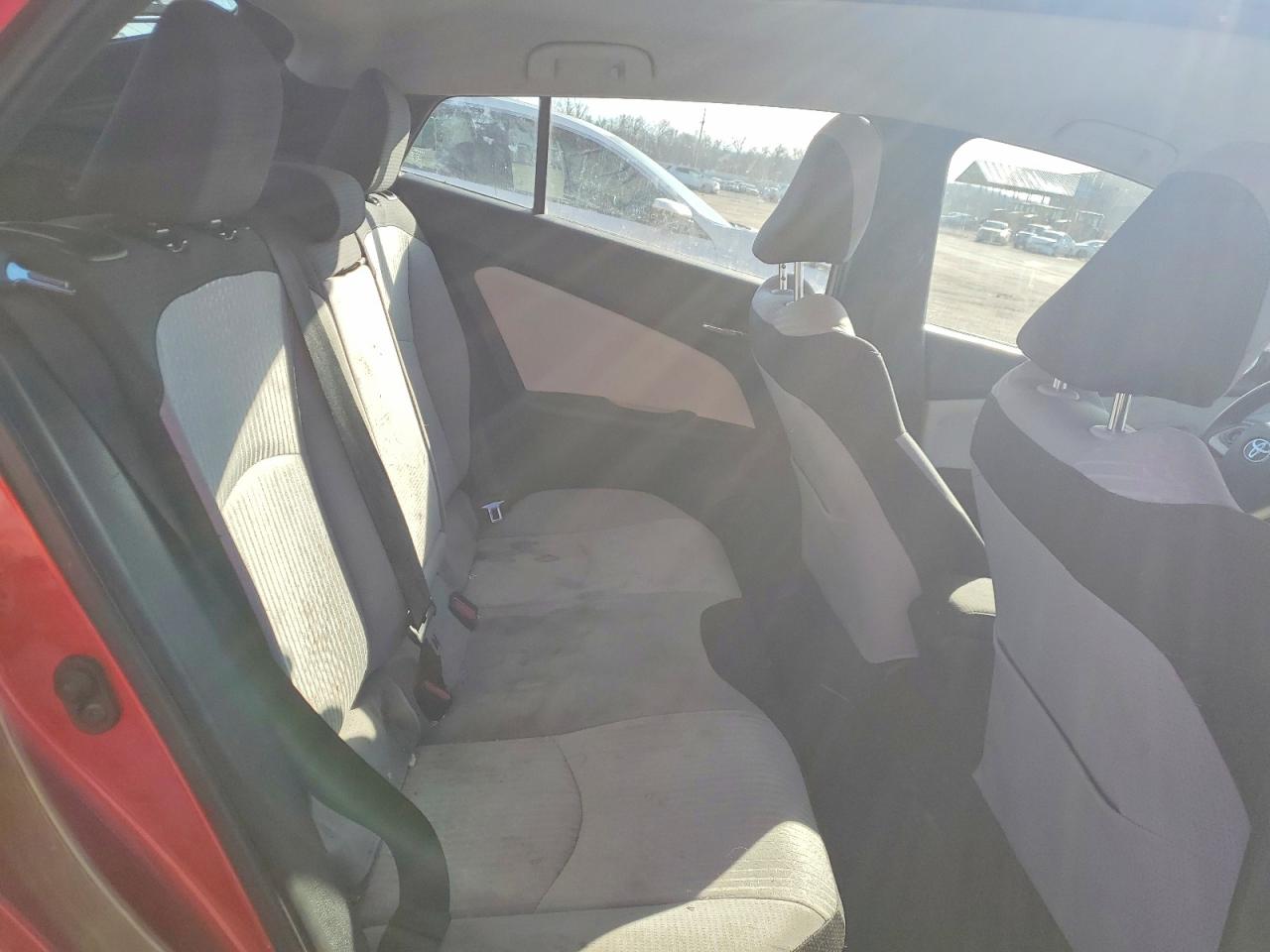 2016 TOYOTA PRIUS photo 10