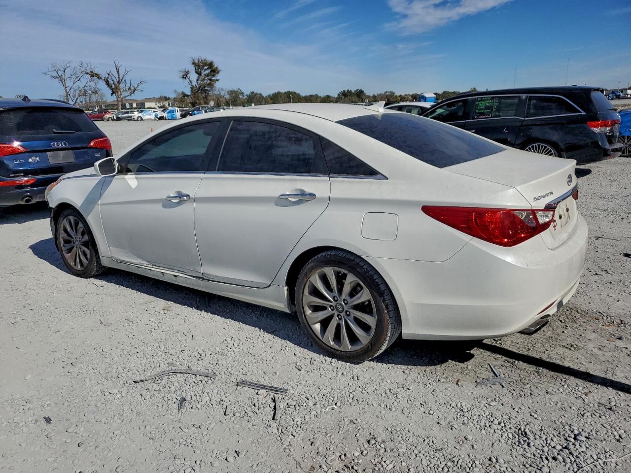 2011 HYUNDAI SONATA SE photo 2