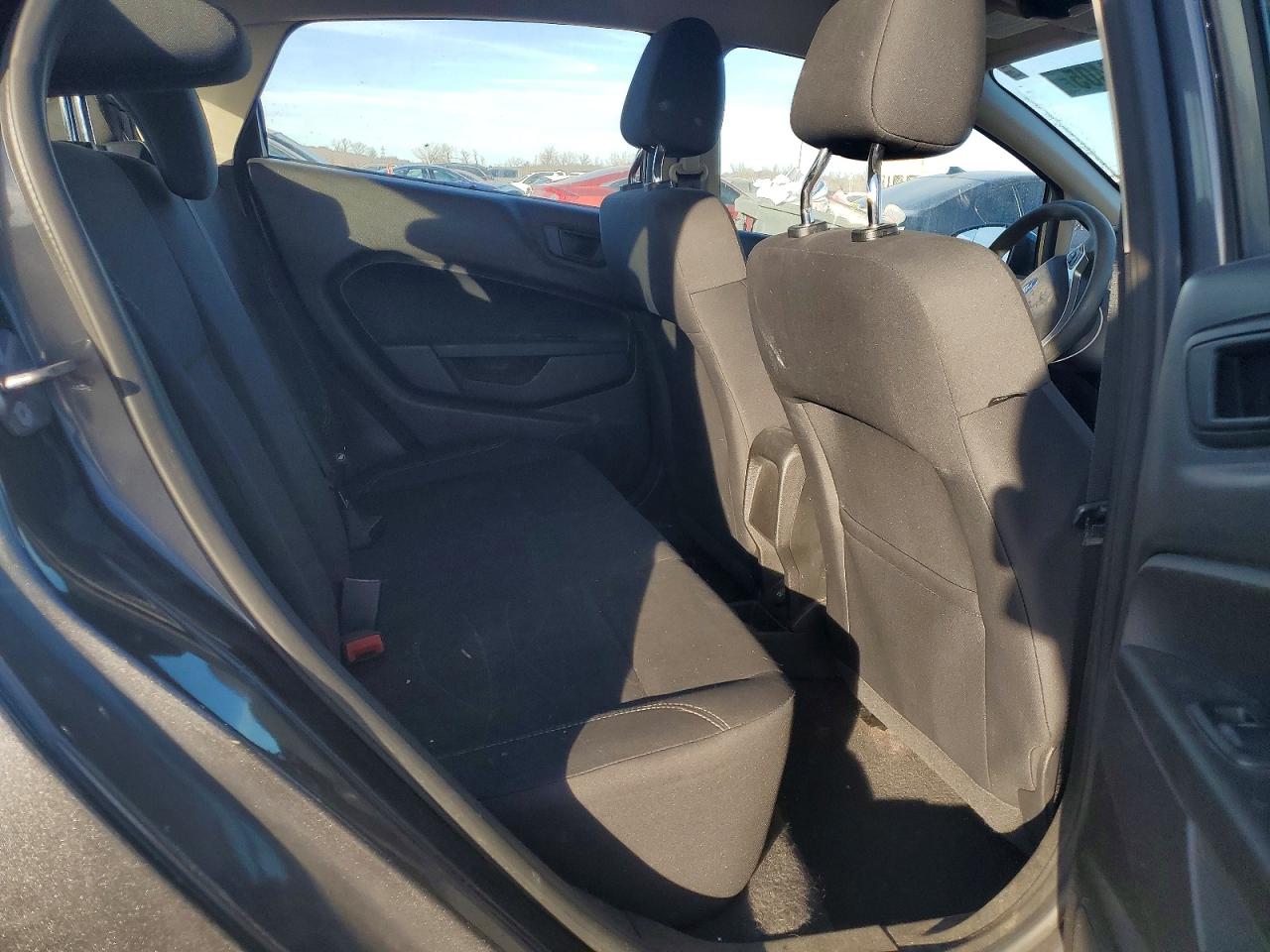 2018 FORD FIESTA SE photo 10