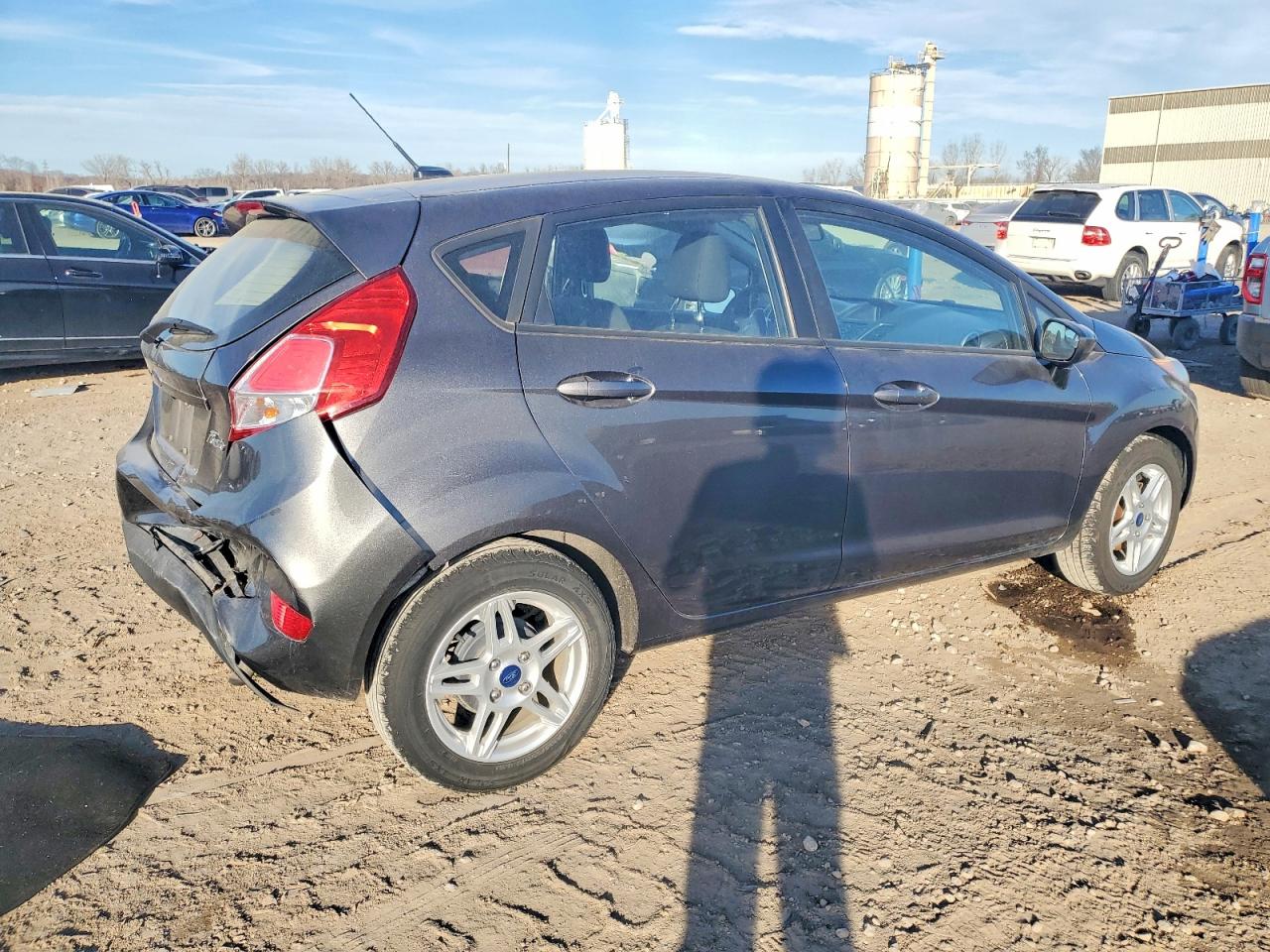 2018 FORD FIESTA SE photo 3
