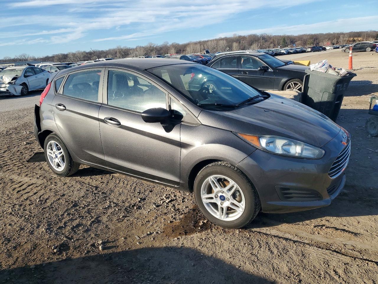 2018 FORD FIESTA SE photo 4