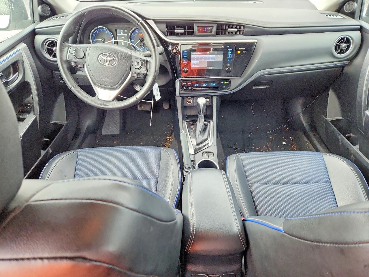2017 TOYOTA COROLLA L photo 8