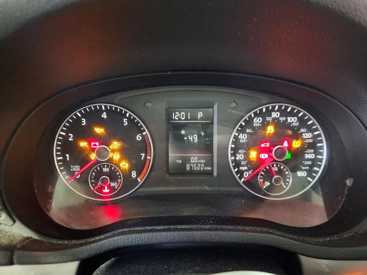 2015 VOLKSWAGEN PASSAT S photo 9