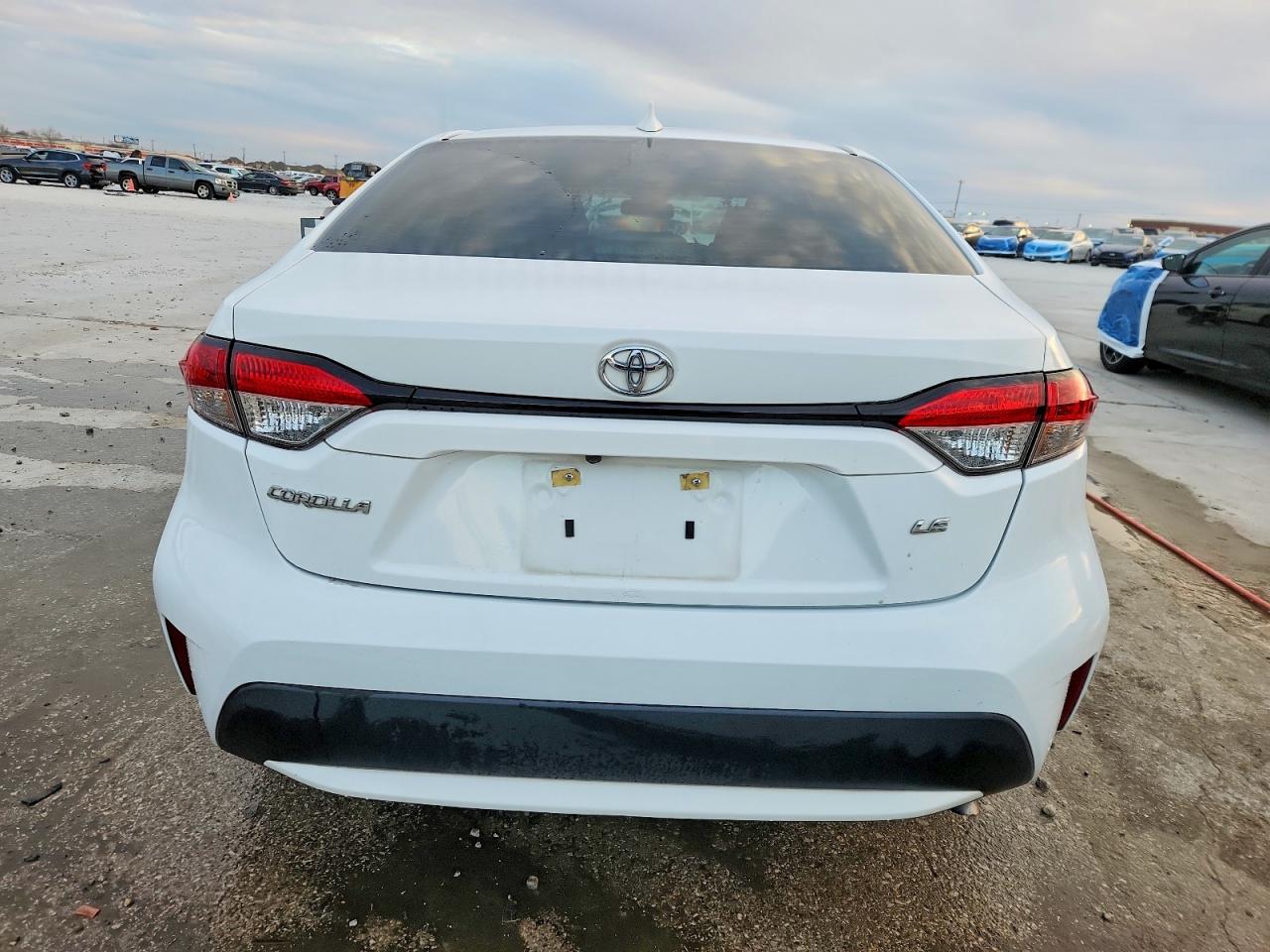 2021 TOYOTA COROLLA LE photo 6